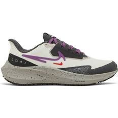 Skor Nike Nike Dam Air Zoom Pegasus 39 Shield Sneakers - Lila Kobblesten