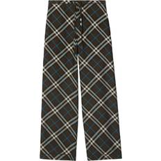 Burberry check shorts • Compare & see prices now »