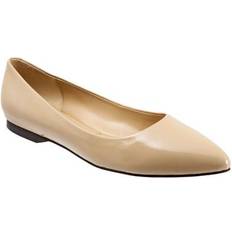 Shoes Trotters Estee Slip On Flats - Nude