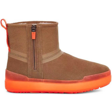 UGG Classic Tech Mini - Chestnut