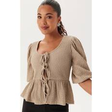 Bubbleroom Bluser Bubbleroom Structure Flounce Top - Light Beige