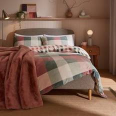 Dunelm Ludhan Duvet Cover Pink (230x220cm)