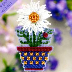 Mill Hill White Daisy Fridge Magnet Cross Stitch Kit