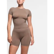 Damen - Grün Shapewear & Unterwäsche SKIMS Soft Smoothing Seamless Short-Sleeve T-Shirt - Truffle