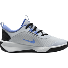 Gray Indoor Sport Shoes Children's Shoes NIKE Omni Multi-Court GS - Football Grey/Black/Astronomy Blue/Royal Pulse