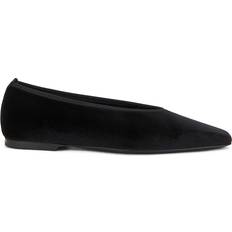 Minimalist Velvet Ballerina Flat - Black