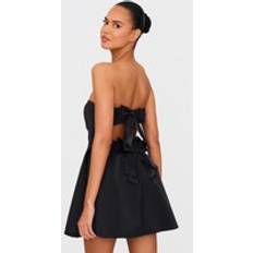 PrettyLittleThing Satin Bandeau Bow Back Shift Dress - Black