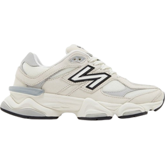 54 ⅔ Lenkkarit New Balance 9060 W - White