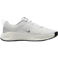 Damen - Weiß Trainingsschuhe NIKE MC Trainer 3 Premium W - Summit White/Sail/Black/Metallic Silver