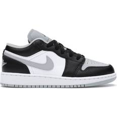 Jordan 1 low gs black NIKE Air Jordan 1 Low GS - Black/Light Smoke Grey/White/Black