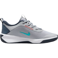 Nike Omni Multi-Court GS - Wolf Grey/Bright Crimson/Dusty Cactus/Thunder Blue