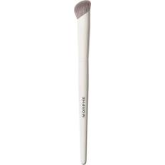 M132 Angled Concealer Brush