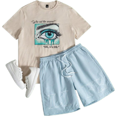 Shein Herren Sommer Set aus Rundhals Kurzarm T-Shirt mit Auge & Slogan Muster und Shorts mit Schnurzug am Bund, lässiger Stil