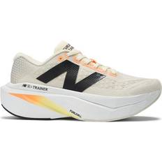 New Balance FuelCell SuperComp Trainer v3 - Angora