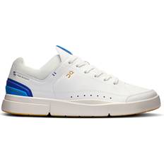 On Stiefel & Boots On The Roger Centre Court - Weiss/Blau