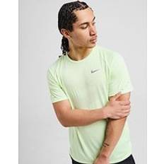 Running - Silver T-shirts Nike Stride T-Shirt - Barely Volt
