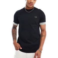 Fred Perry Svart t-shirt med kontrasterande muddar-Svart/a