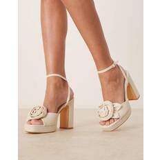 Glamorous Platform Heeled Sandals With Flower - Linen
