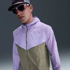 Men - Purple Outerwear Nike Stride Jacket - Purple