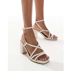New Look Gräddvita Sandaler Med Blockklackar Och Flera Remmar - Vit/A