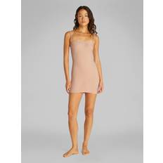Muotoilevat alusvaatteet Calvin Klein Shapewear Firm Sculpted Stay Put Stretch Slip Dress - Beige