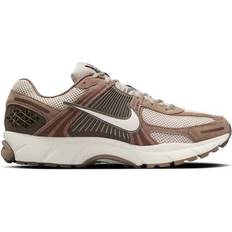 Nike Zoom Vomero 5 M - College Grey/Mink Brown/Light Orewood Brown/Sail