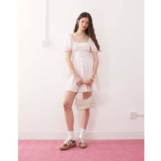 Milkmaid Minikjole Med Pufærmer Småblomstret Print - Pink/Hvid