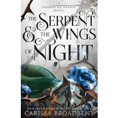 The Serpent and the Wings of Night: Discover the international bestselling romantasy sensation The Hunger Games with vampires (Crowns of Nyaxia) (Gebunden, 2023)