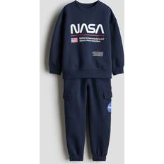 Återvunna material Övriga sets Barnkläder H&M Pojke 2-delat Sweatshirtset - Marinblå/NASA
