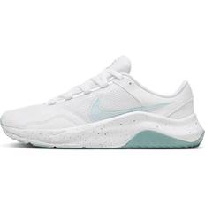 Nike Legend Essential 3