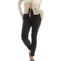 Bershka Petite Skinny-Jeans in Schwarz mit hohem Bund