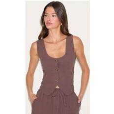 Brown Vests PrettyLittleThing Tailored Scoop Neck Fitted Waistcoat - Dark Brown