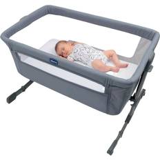 Chicco Next2Me Essential Bedside Crib