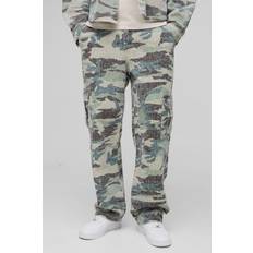 Herr - Oversize Jeans boohooMAN Mens Tall Textured Camo Relaxed Fit Cargo Jeans - Khaki