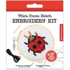 Kikkerland Broderikit Mini Korsstygn Nyckelpiga