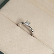 sisi copenhagen Simple Solitaire Basket-Set Diamond Ring - 0.5CT