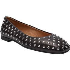 Pavement Katie Studs Ballerina - Black