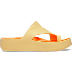 Crocs Yellow Sandals Crocs Getaway Platform Toe Loop Sandals - Golden Hour