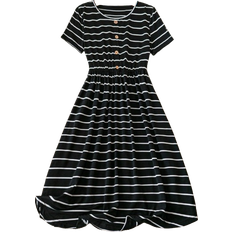 Shein Gestreiftes Kleid in Große Größen mit Rundhalsausschnitt
