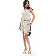 Vero Moda Shorts Vero Moda Pleat Front Tailored Shorts Co-Ord - Oatmeal