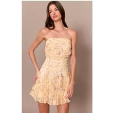 PrettyLittleThing Chiffon Ditsy Floral Print Fishtail Mini Dress - Yellow