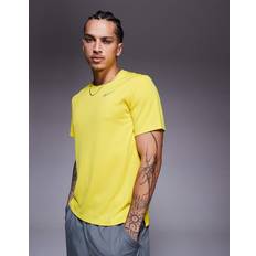 Nike Running Miler Dri-FIT T-shirt - Yellow