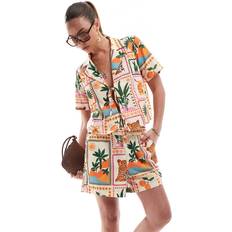 Vero Moda Rosa Shorts Vero Moda Tropiskt Mönstrade Shorts Med Resårmidja - Flera