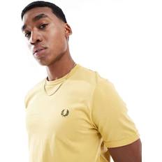Fred Perry Gula Överdelar Fred Perry Gul T-shirt Med Kantrand