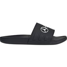 Dam - Återvunna material Slides adidas Mercedes F1 Adilette Comfort Tofflor - Core Black/Cloud White