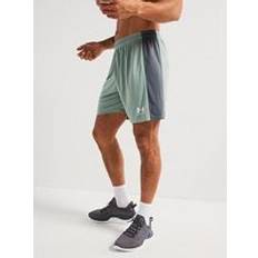 Gröna - Mesh Byxor & Shorts Under Armour Mens Challenger Train Knit Shorts - Ilica Green/Castlerock