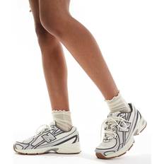 New Balance 740 Trainers - Beige/Grey