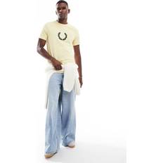 Fred Perry Gula Kläder Fred Perry Gul T-shirt Med Tryck