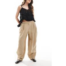 Bershka Bruna Byxor & Shorts Bershka Brunrandiga Linnebyxor Med Vida Ben