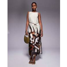 River Island Slip-Kjole Med Racerhals Og Blomsterprint - Cremehvid